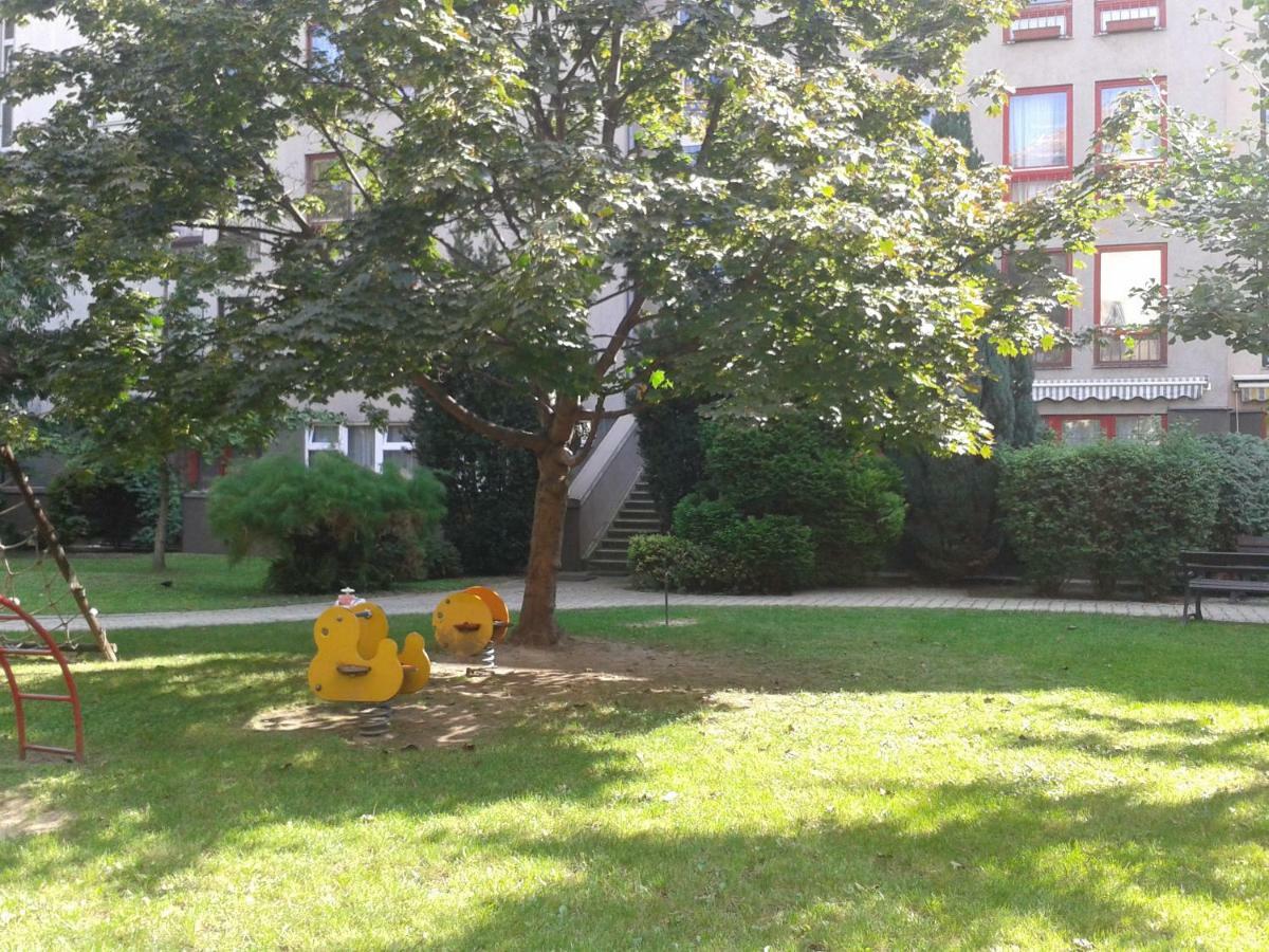 Lily Apartman Budapeste Exterior foto